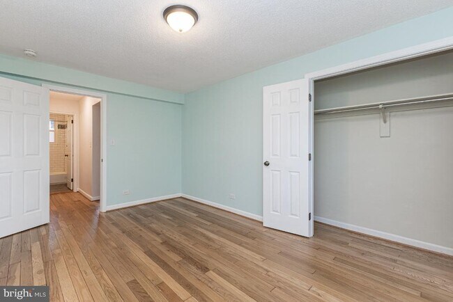 Building Photo - 100 N George Mason Dr