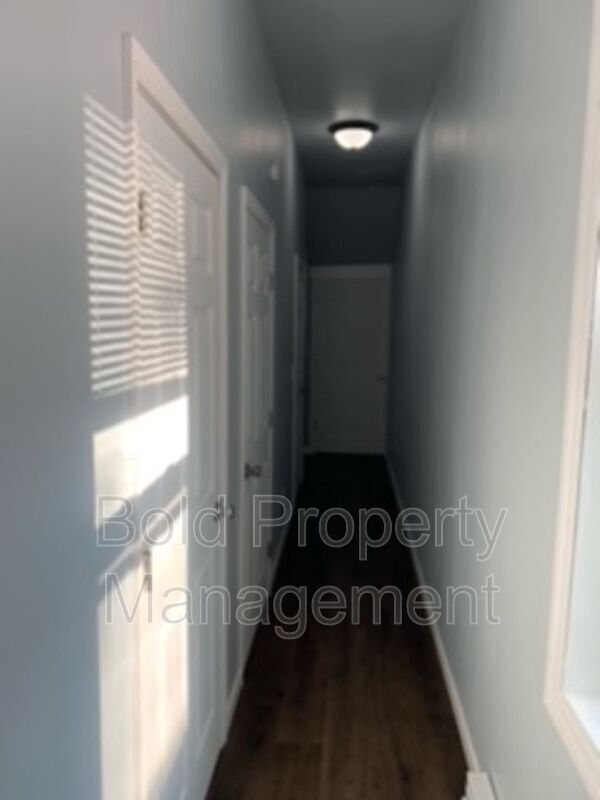 Building Photo - 910 Walnut St