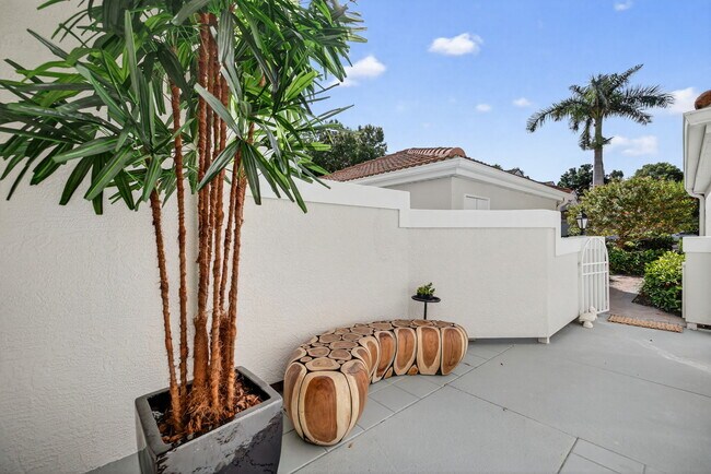 Building Photo - 8390 Excalibur Cir