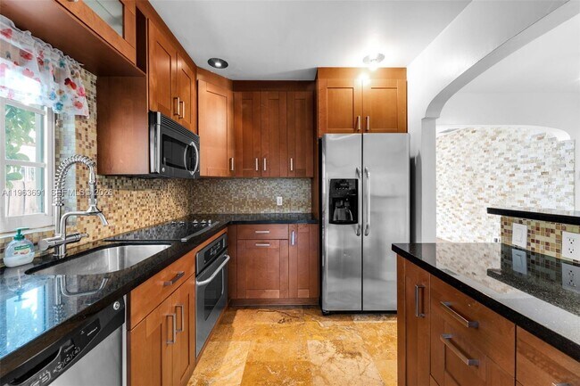 Building Photo - 4220 SW 13th St