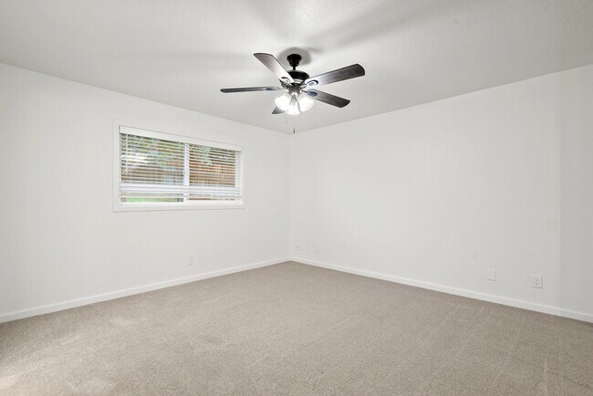 Building Photo - 34 Altamont Dr