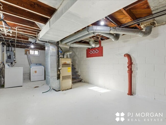 Building Photo - 830 S 49th Ave