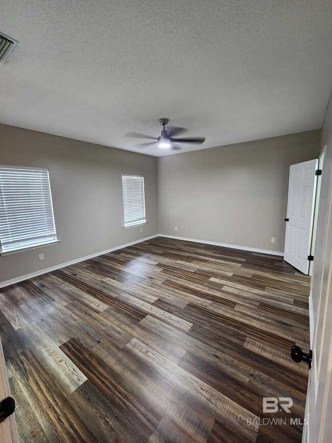 Building Photo - 100 Dunbar Loop