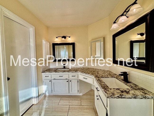 Building Photo - 12820 Santa Anita Trail