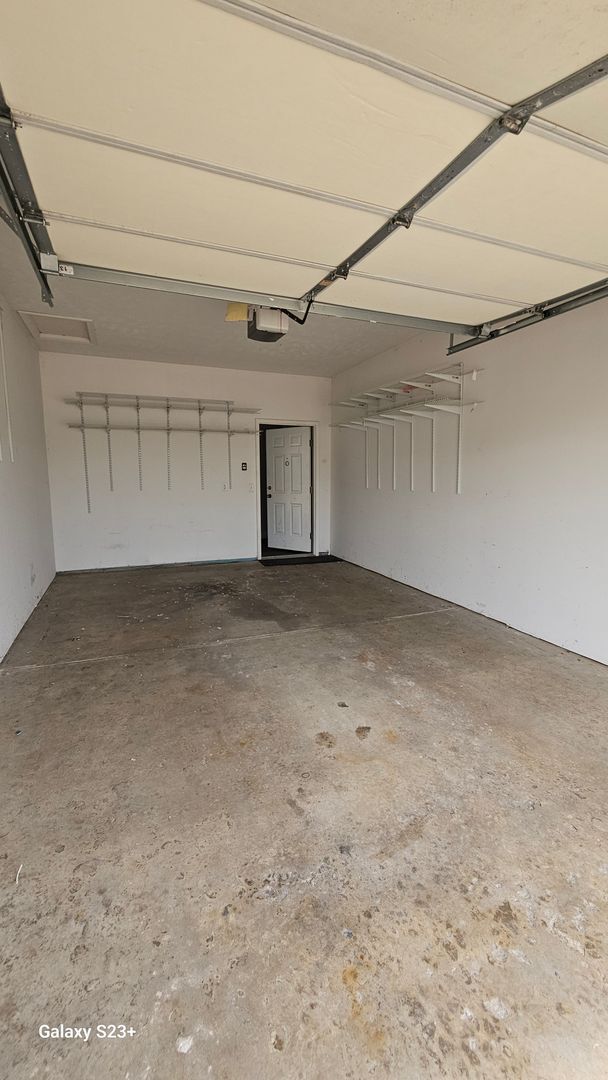 Building Photo - 3030 E Stillwater Landing