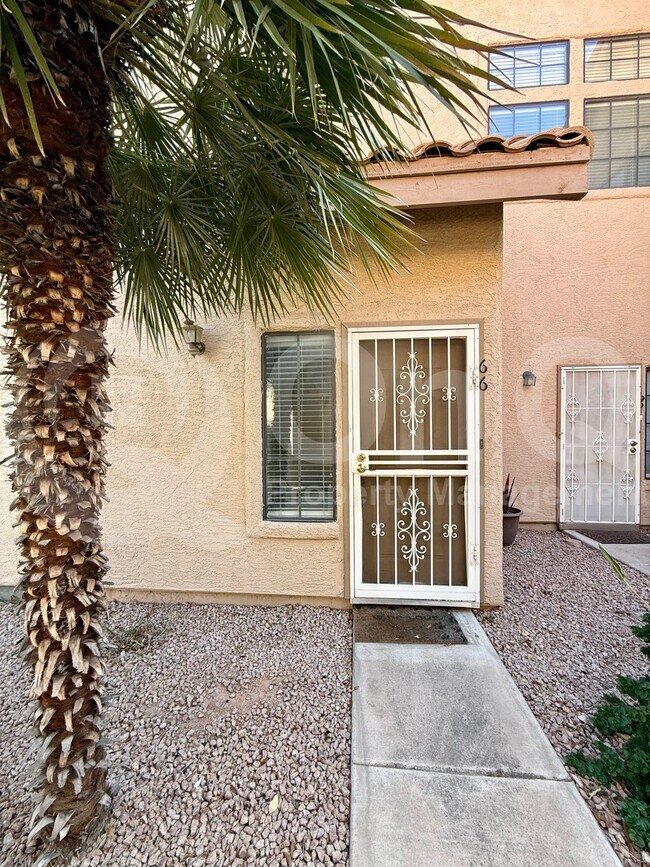 Building Photo - 1001 N Pasadena