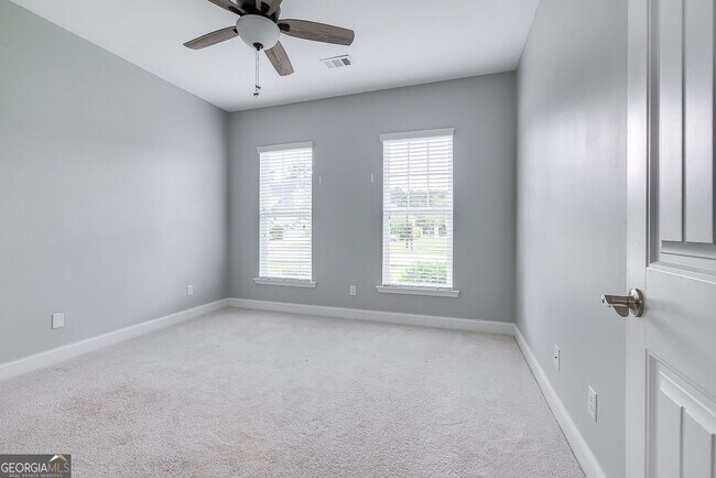 Building Photo - 37 Scarlet Maple Ln