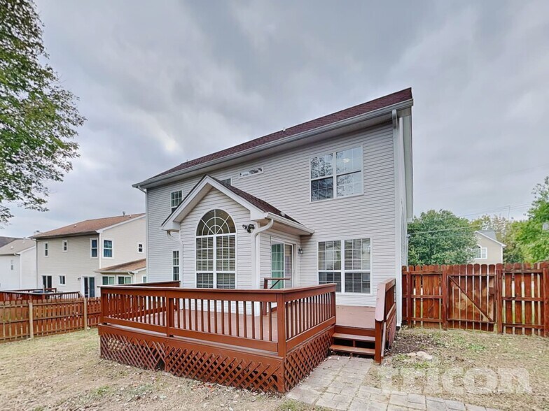 Building Photo - 716 Hallcrest Ct