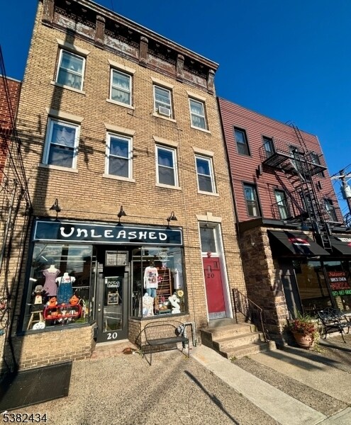 Primary Photo - 20 Washington Ave