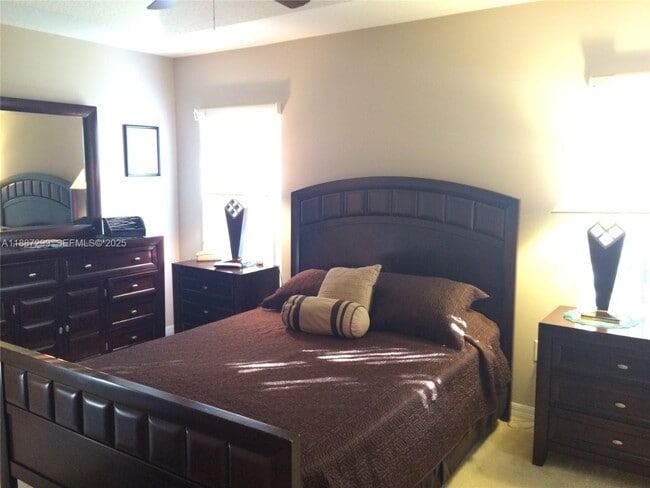 Building Photo - 2669 Mayaguana St