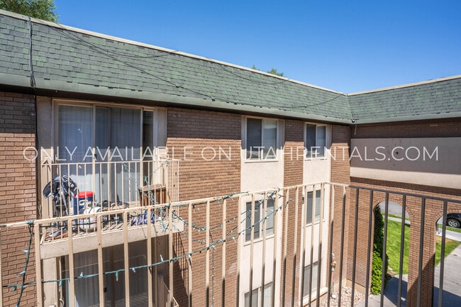 Building Photo - 1080 E 450 N