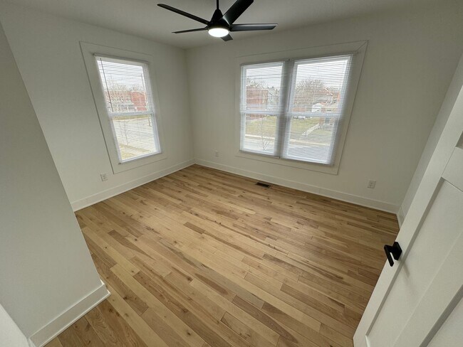 Building Photo - 2 Bedroom - Weiland Park