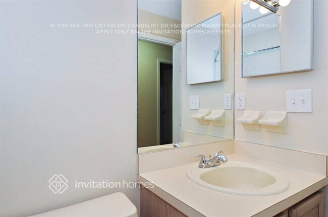 Building Photo - 2223 Ridgemore Dr