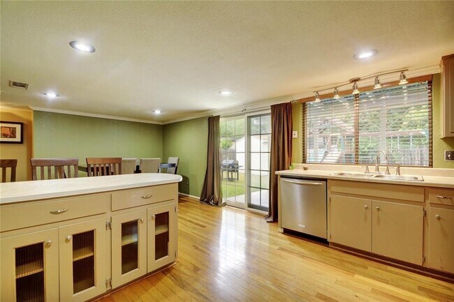 Building Photo - 8203 Beaver Brook Ln