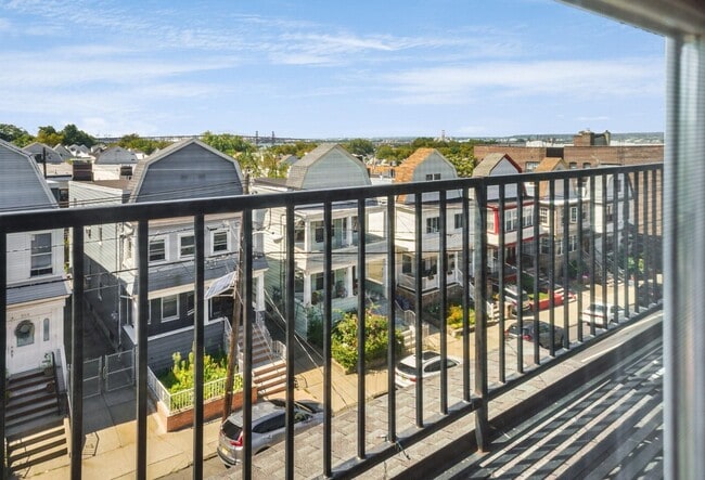 Building Photo - 304 Fulton Ave