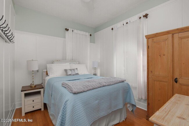 Building Photo - 251 Charlotte St