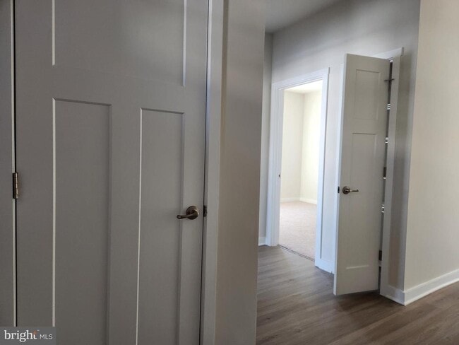 Building Photo - 327 Baker Dr