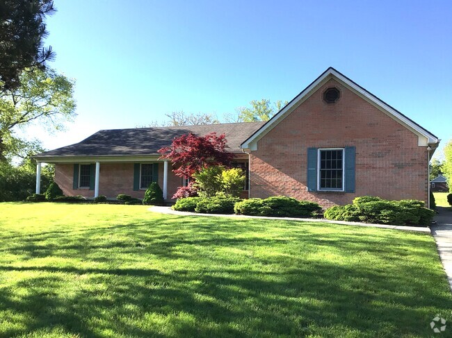 Building Photo - 1330 Fairway Ct