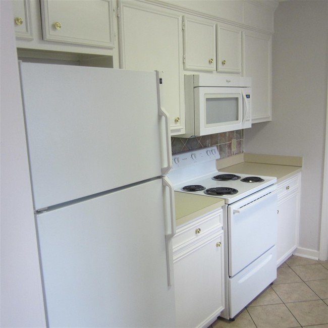 Building Photo - 319 Peach Orchard Dr