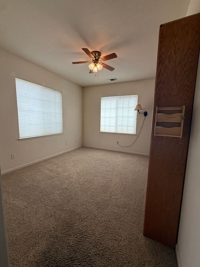 Building Photo - Hampton Park