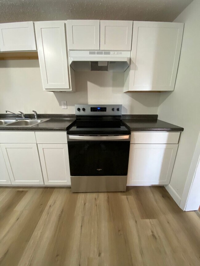 Building Photo - 1987 Joe Stephens Rd