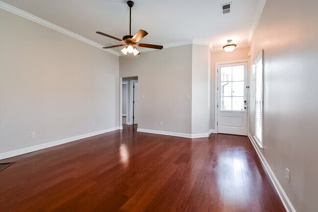 Building Photo - 7393 Brentridge Dr