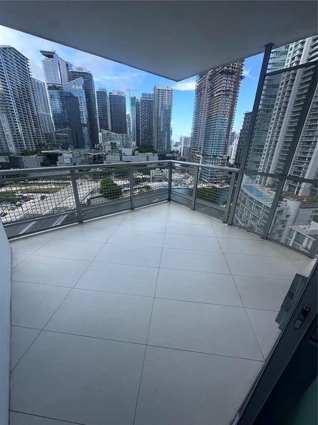 Building Photo - 350 S Miami Ave