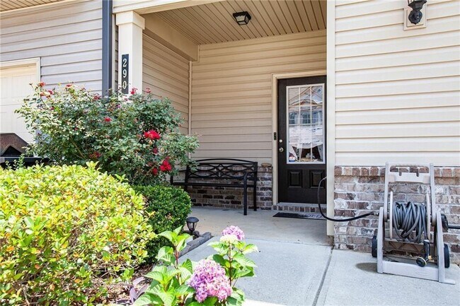Building Photo - 290 Turtle Creek Dr