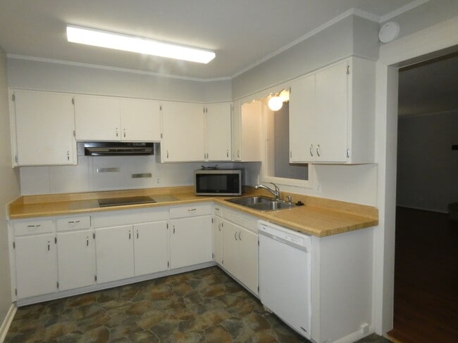 Building Photo - 4801 NW 61st St