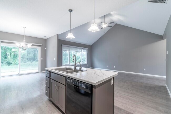 Building Photo - 2128 Freestone Pl