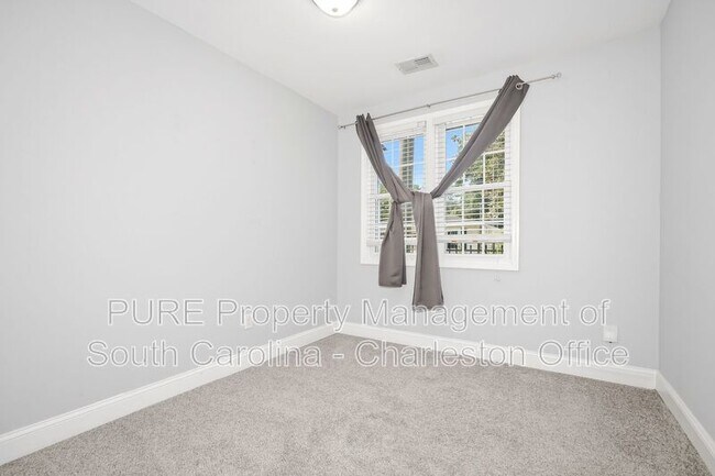 Building Photo - 1133 Brody Ave