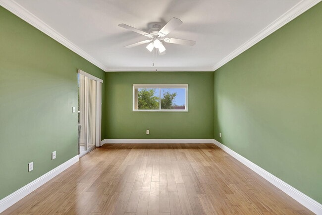 Building Photo - 4735 Lucerne Lakes Blvd