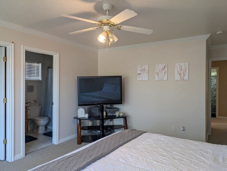 Building Photo - 311 W Harvest Moon Dr