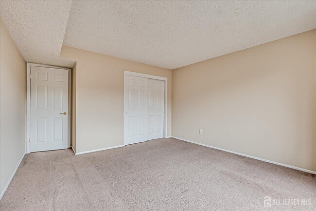 Building Photo - 223 Edison Glen Terrace