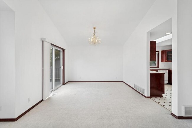 Building Photo - 3 bedroom in Seattle WA 98144