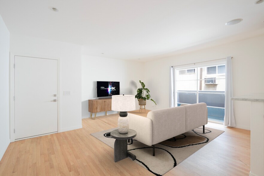 Building Photo - 1220 N. Formosa Ave