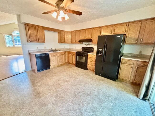 Building Photo - 3 Bedroom Home in Danville!