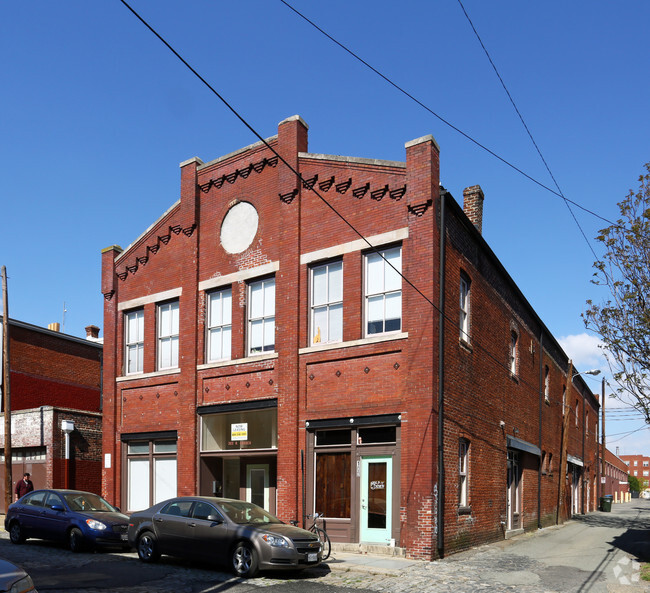 Primary Photo - Goshen Street Apts