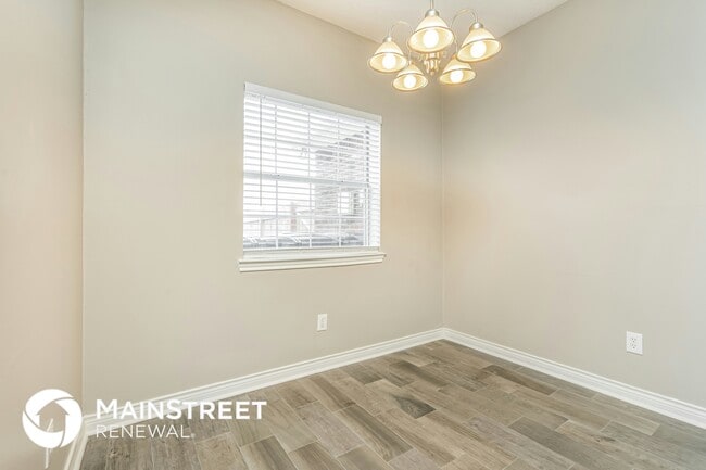 Building Photo - 7006 Cottonwood Cir