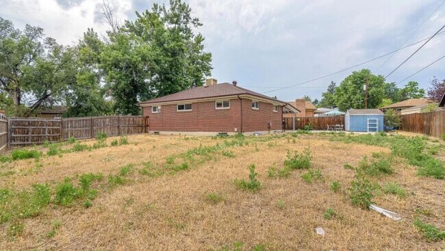 Building Photo - 10944 Larry Dr