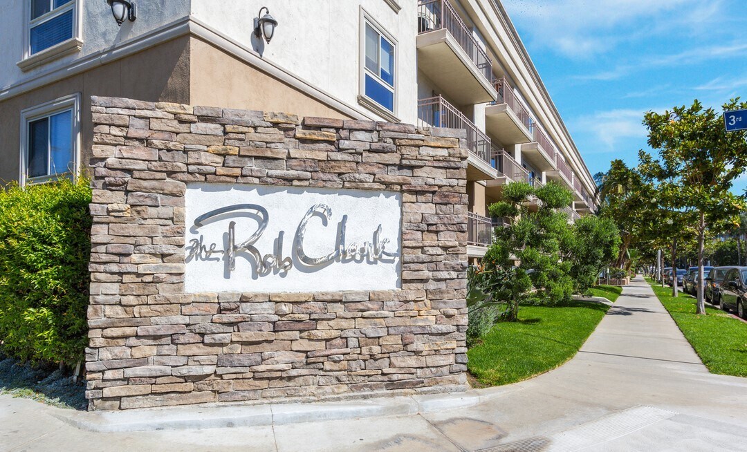 Building Photo - 141 S Clark Dr