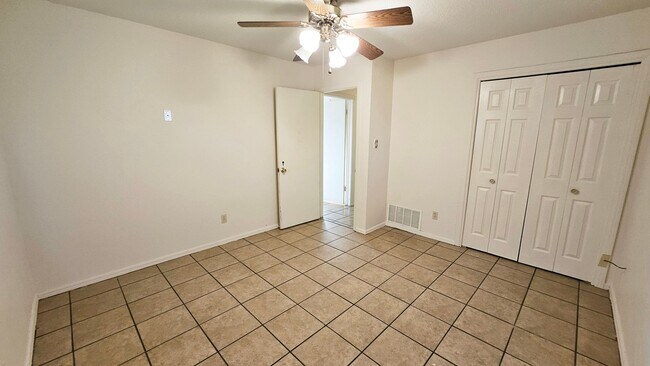 Building Photo - Charming 3-Bedroom Home in the Moore School District