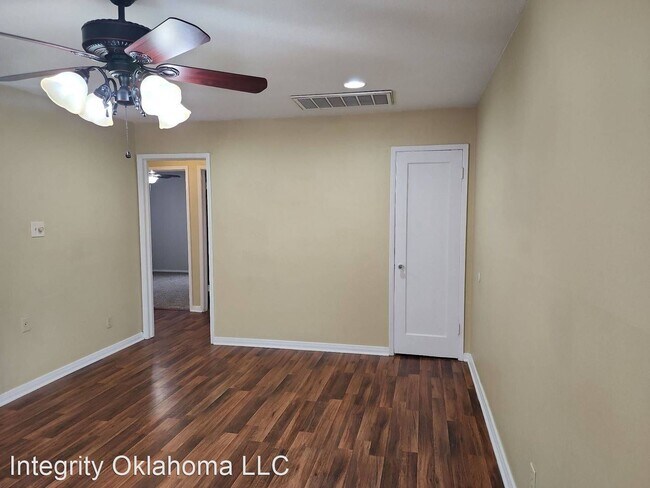 Building Photo - 2 br, 1 bath House - 547 E Indian Drive