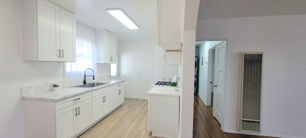 Building Photo - 16911 Glenetta Way