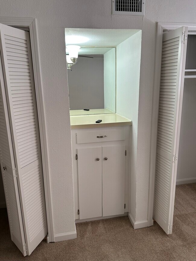 Building Photo - 8818 Ilona Ln