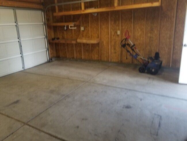 Building Photo - Great Location! 3 Bed, 2 Bath West-Flagsta...