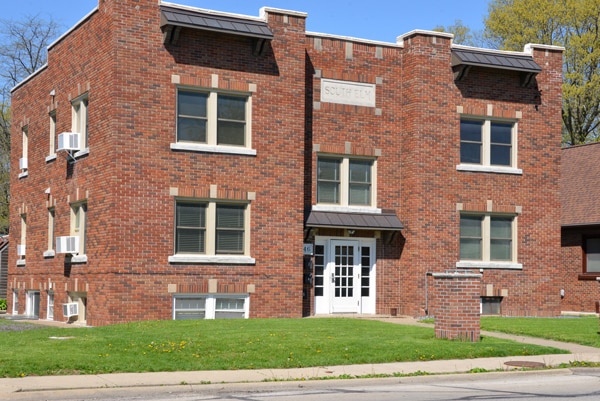 Building Entry - 2546 30th St