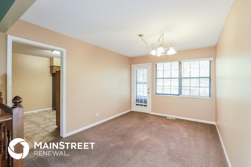 Building Photo - 209 Valley Dr