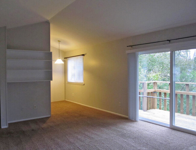 Building Photo - Two Bedroom Condo in Kalamazoo