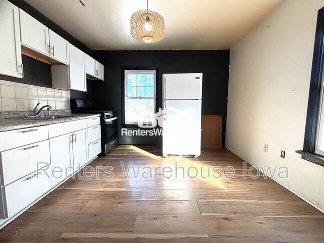 Building Photo - 1171 21st St